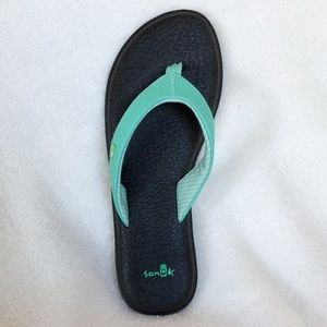 Sanuk Yoga Chakra flip flops in Opal (turquoise)